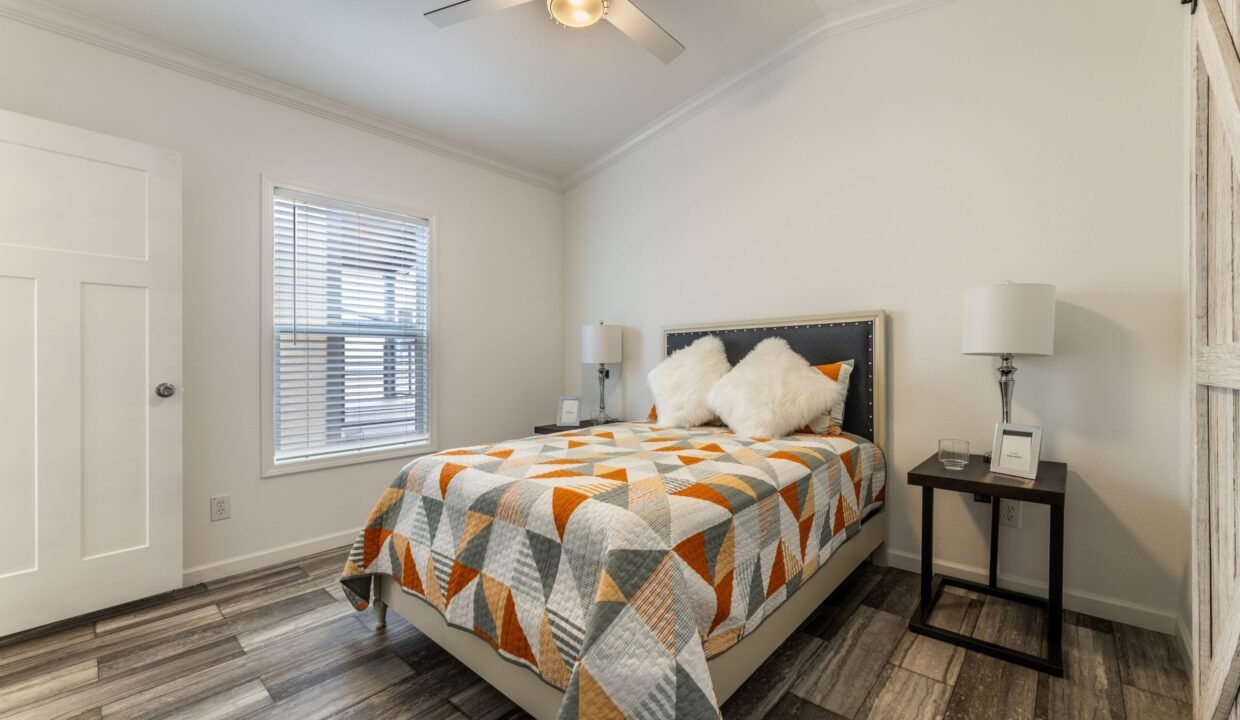 IN1650H11059 Bedroom 1