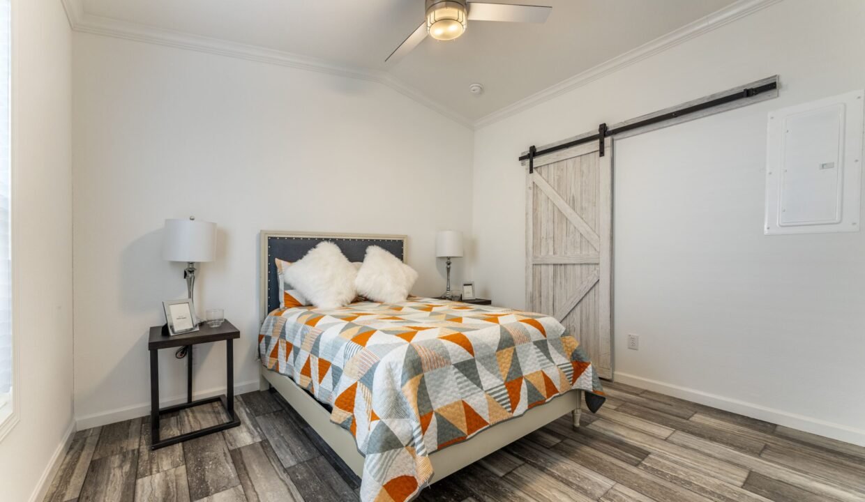 IN1650H11059 Bedroom 2